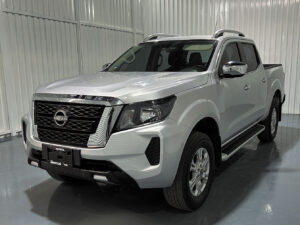 Nisssan-Frontier-LE-2023-plata-3788