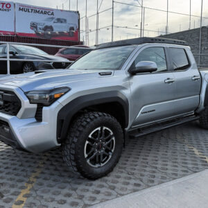 Toyota-Tacoma-TRD-Sport-4x4-HEV-2024-Plata-8599