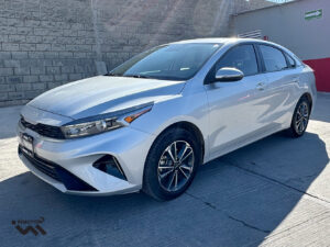 KIA-Forte-PE-LX-SD-2023-Plata-4504