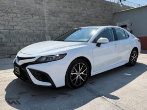 Toyota-Camry-SE-HEV-2024-Blanco-1077