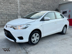 Toyota-Yaris-Core-SD-2017-Blanco-6614