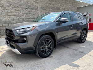 Toyota-Rav4-Adventure-AWD-2025-Gris-5629