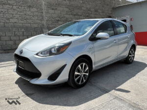 Toyota-Prius-C-2020-Plata-7784
