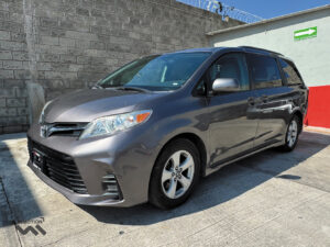 Toyota Sienna LE 2019