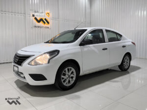 Nissan V-Drive 4 Puertas 2024
